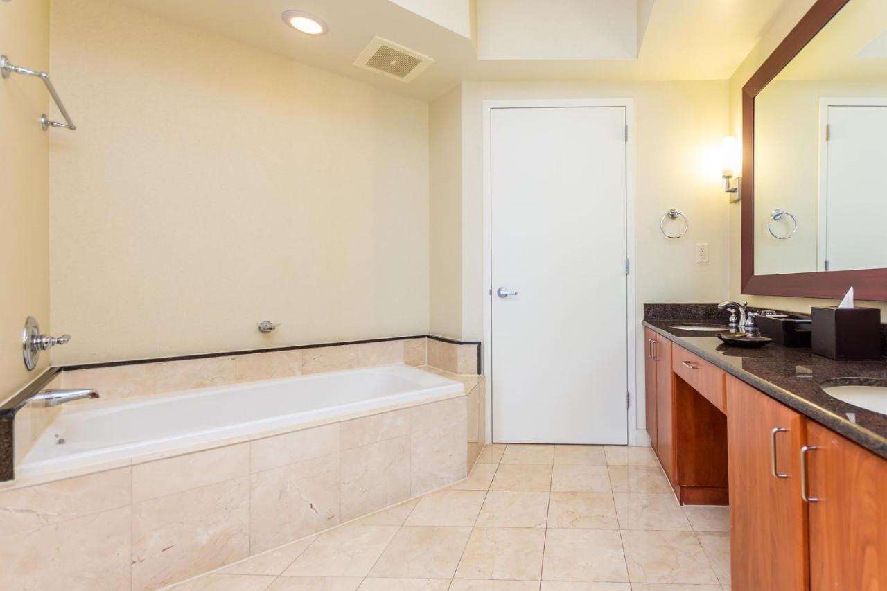 Hotel International Beach Tump Resort Ocean View 1100 Sf 1 Bed 1Bth Privately Owned Sunny Isles 마이애미 비치 외부 사진